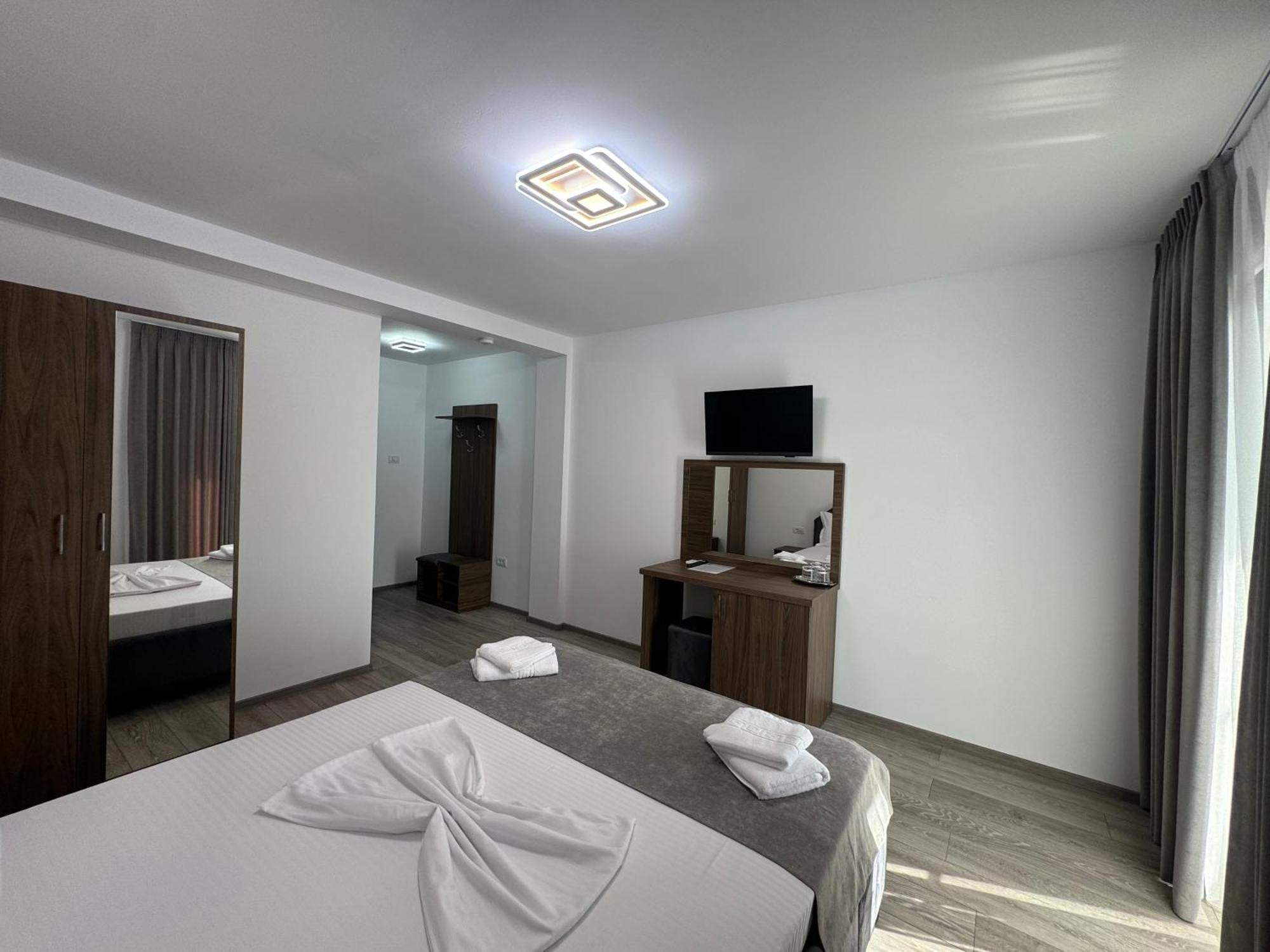 Hotel Casa Cristal Sulina Extérieur photo